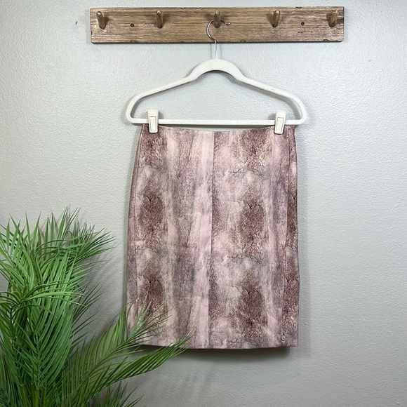 Scotch & Soda / Maison Scotch Boudoir Pencil Skirt Suede 2 Neutral - Picture 2 of 12